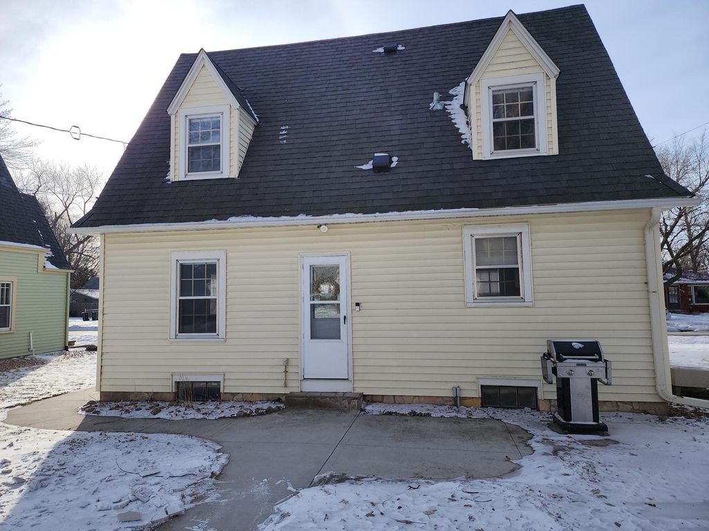 Photo of 422 Mound Avenue, Mankato, MN 56001 (MLS # 7011194)