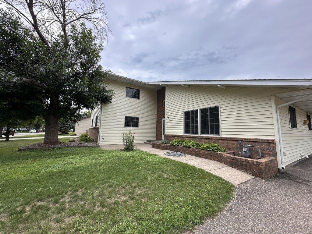 Photo of 9200 Harkness Avenue S, Cottage Grove, MN 55016 (MLS # 7107900)