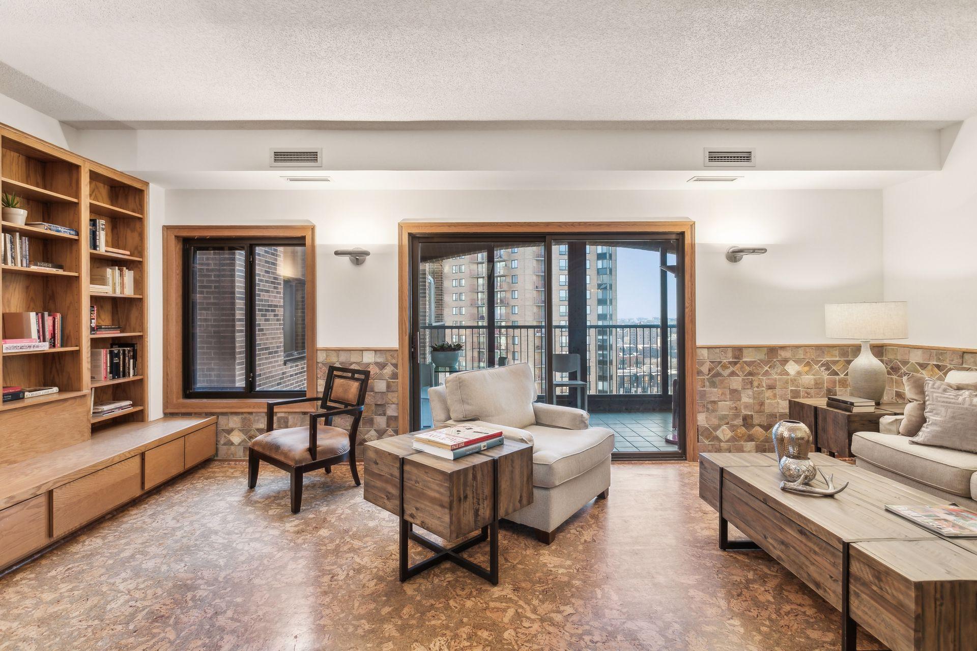 1235 Yale Place 1401