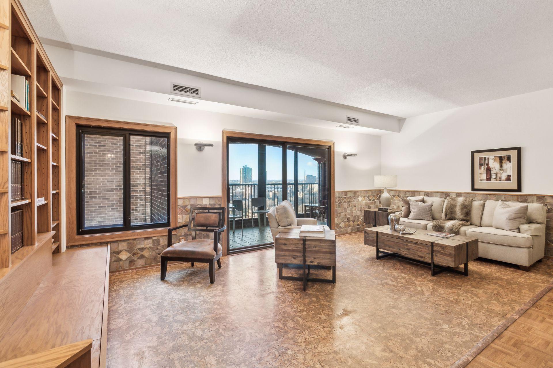 1235 Yale Place 1401