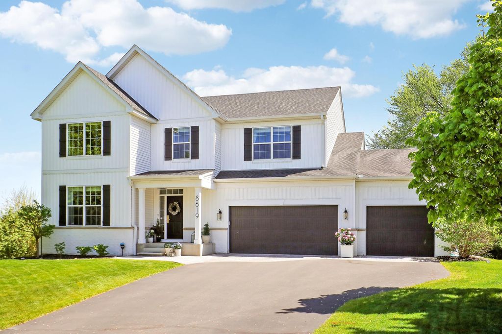 Photo of 8619 Portage Lane E, Shakopee, MN 55379 (MLS # 7076071)