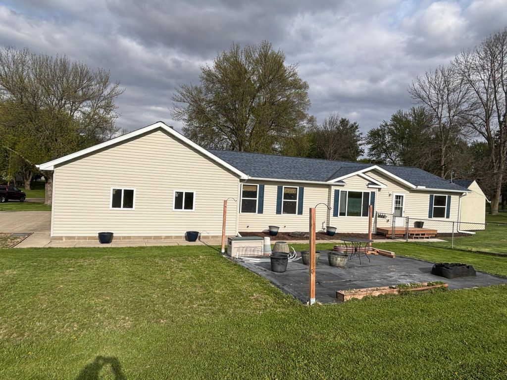 Photo of 2200 Eunice Drive, Albert Lea, MN 56007 (MLS # 7081015)