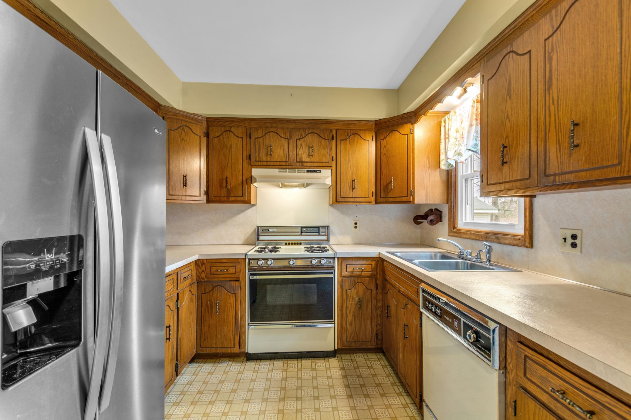 5318 Quebec Avenue N