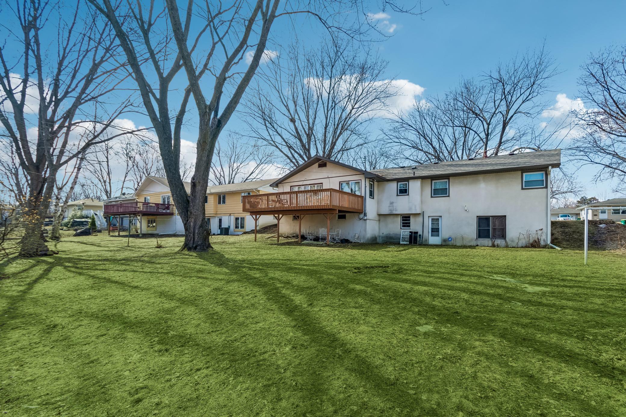 5318 Quebec Avenue N