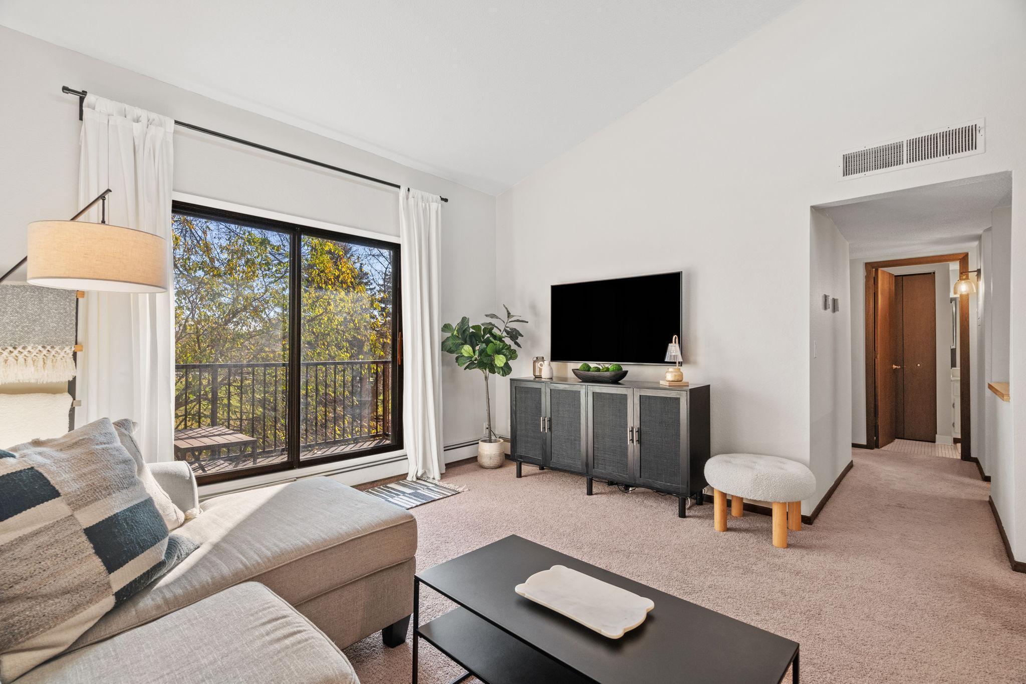 2670 Oxford Street N 242