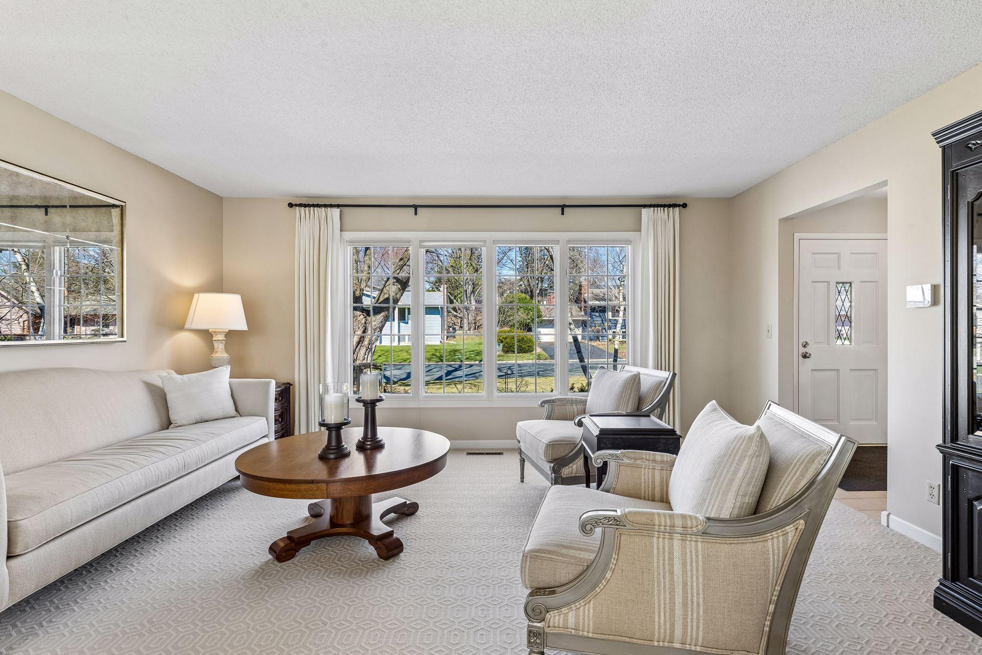 10027 Chowen Avenue S