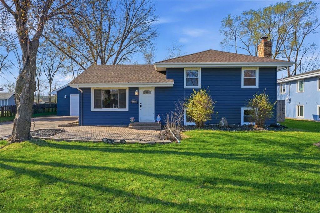 Photo of 3606 Upper 149th Street W, Rosemount, MN 55068 (MLS # 7057068)