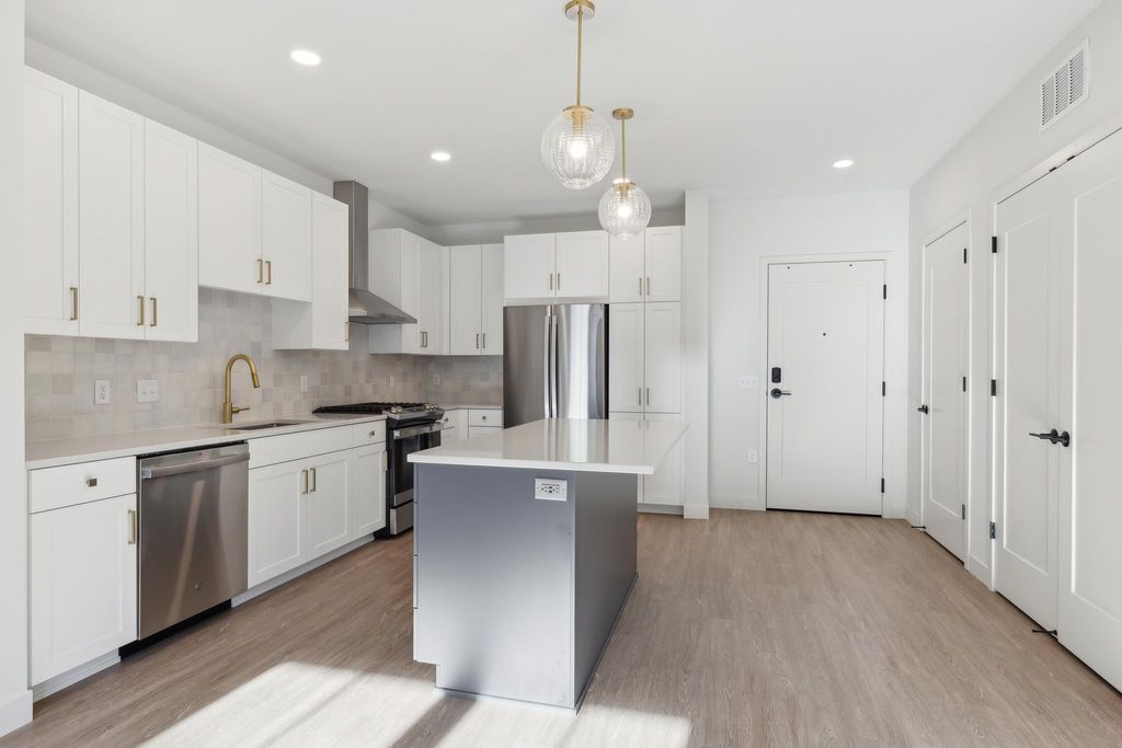 Photo of 4917 Eden Avenue #402, Edina, MN 55424 (MLS # 7009067)