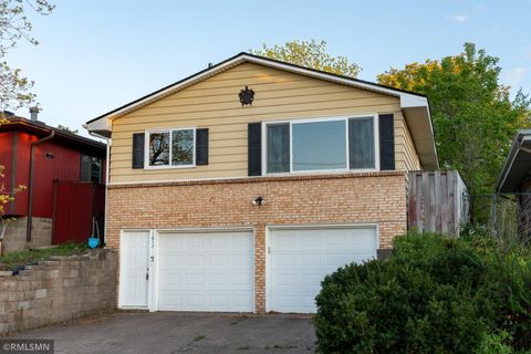 1652 Pacific Street Saint Paul MN 55106