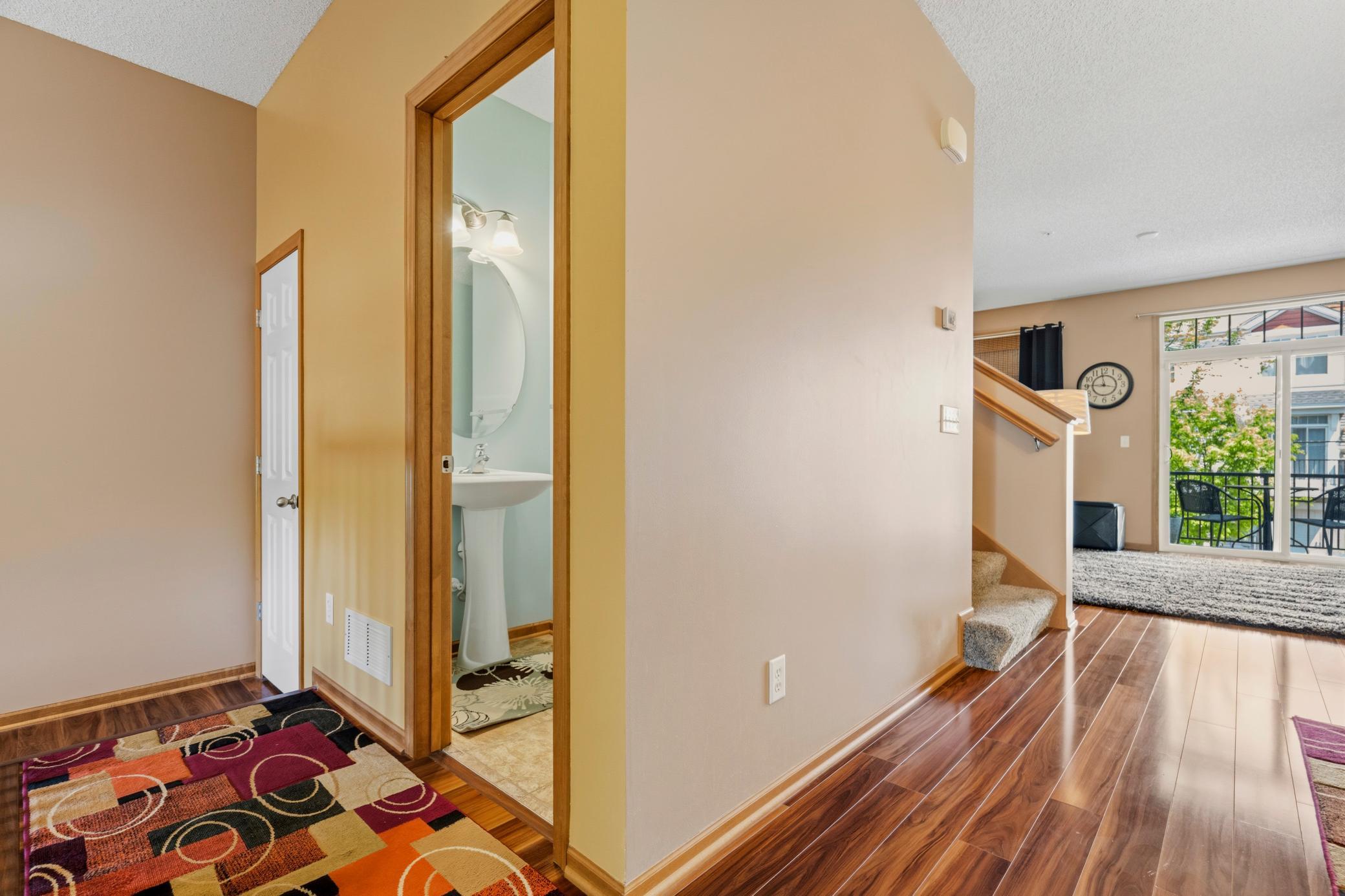 407 NE Lookout Place NE 407