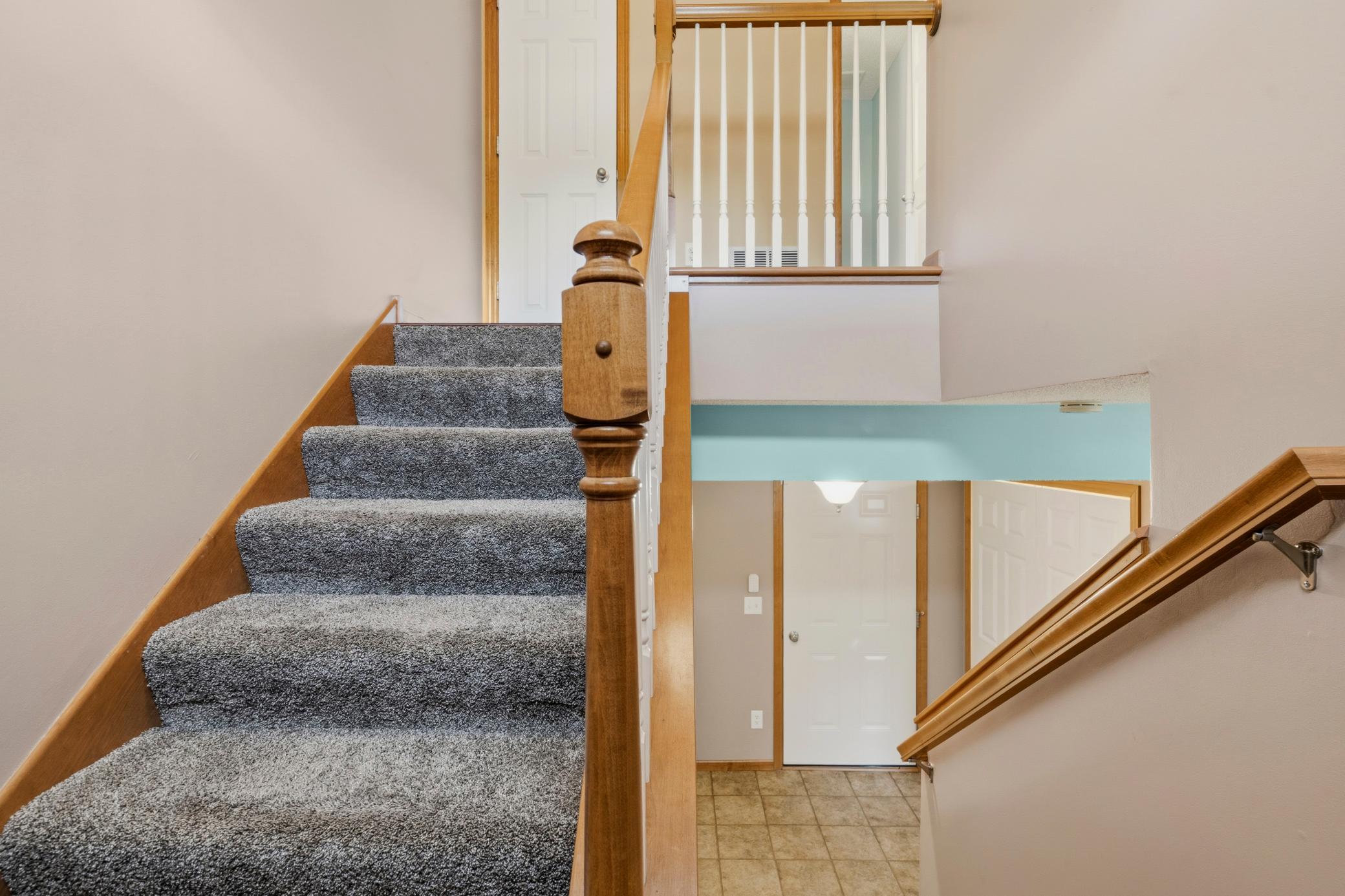 407 NE Lookout Place NE 407