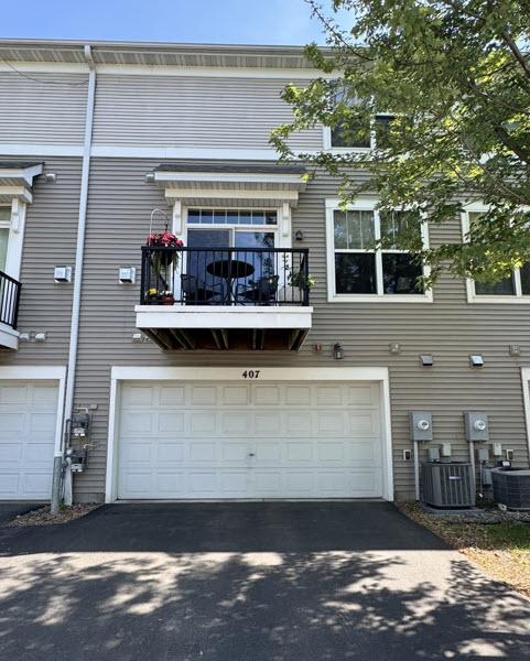 407 NE Lookout Place NE 407