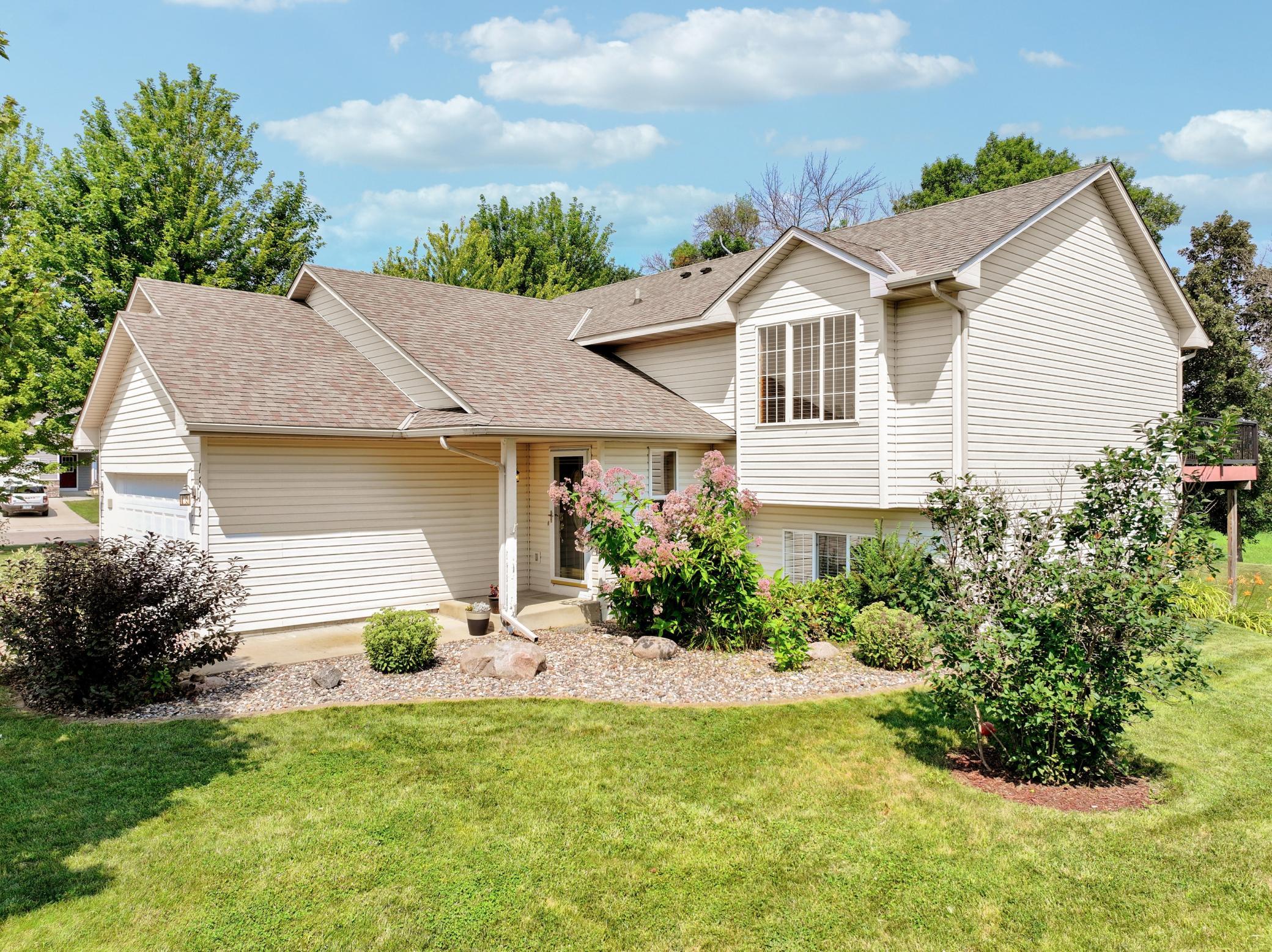 1512 Pond View Court