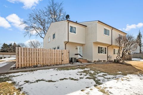 Photo of 1490 Woodview Avenue E, Eagan, MN 55122 (MLS # 7031237)