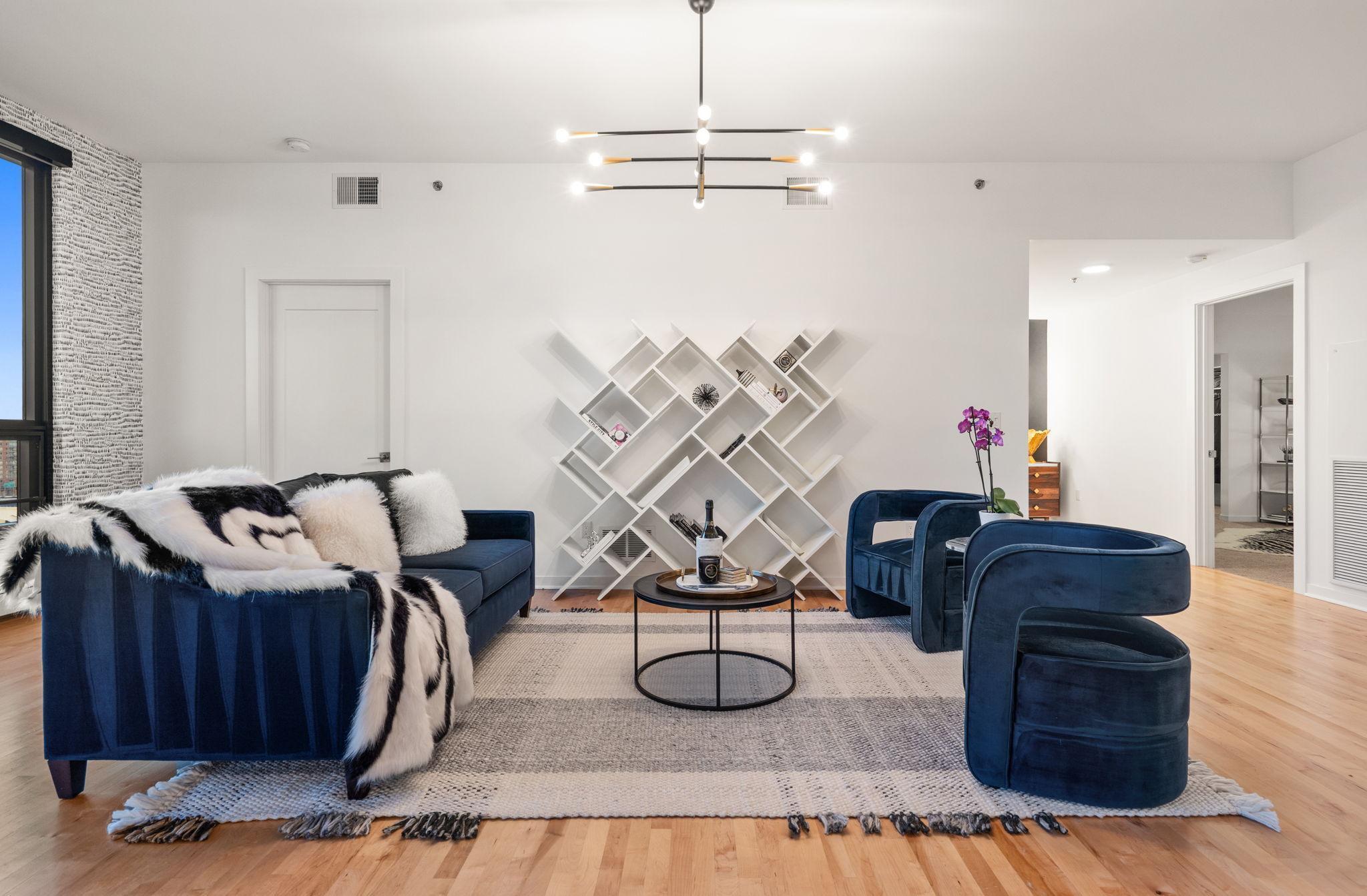 Minneapolis, Minnesota, 55415, United States, 3 Bedrooms Bedrooms, ,3 BathroomsBathrooms,Residential,Active,2019808