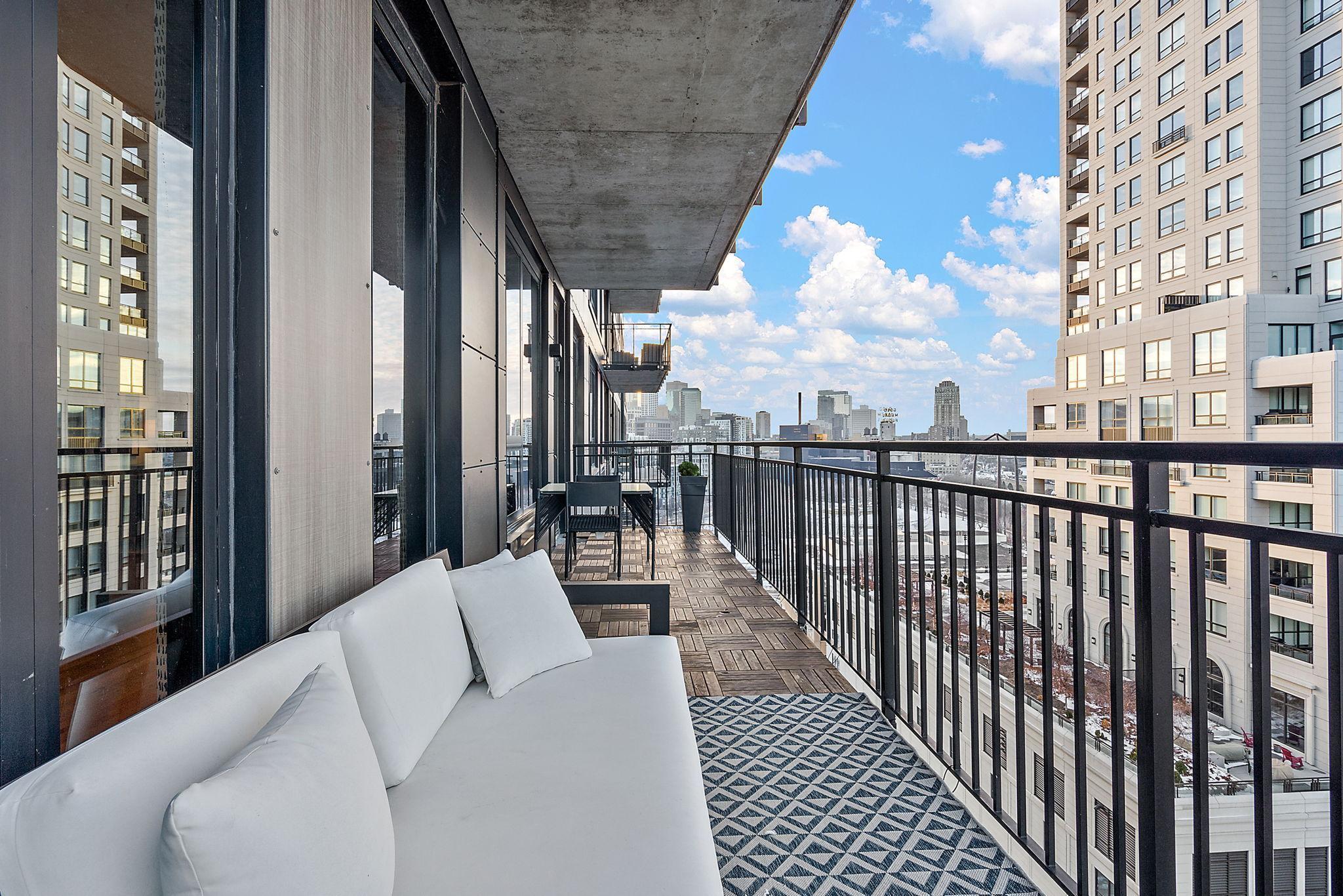 Minneapolis, Minnesota, 55415, United States, 3 Bedrooms Bedrooms, ,3 BathroomsBathrooms,Residential,Active,2019808