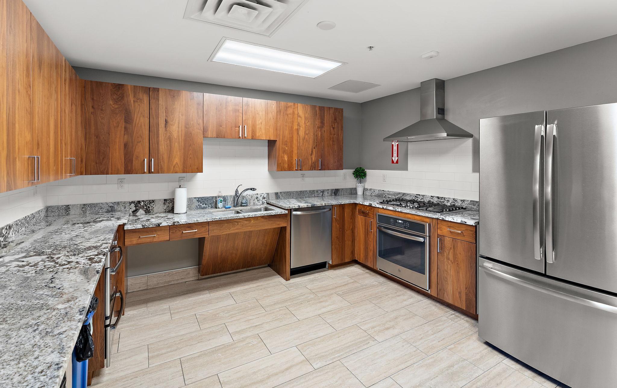 Minneapolis, Minnesota, 55415, United States, 3 Bedrooms Bedrooms, ,3 BathroomsBathrooms,Residential,Active,2019808