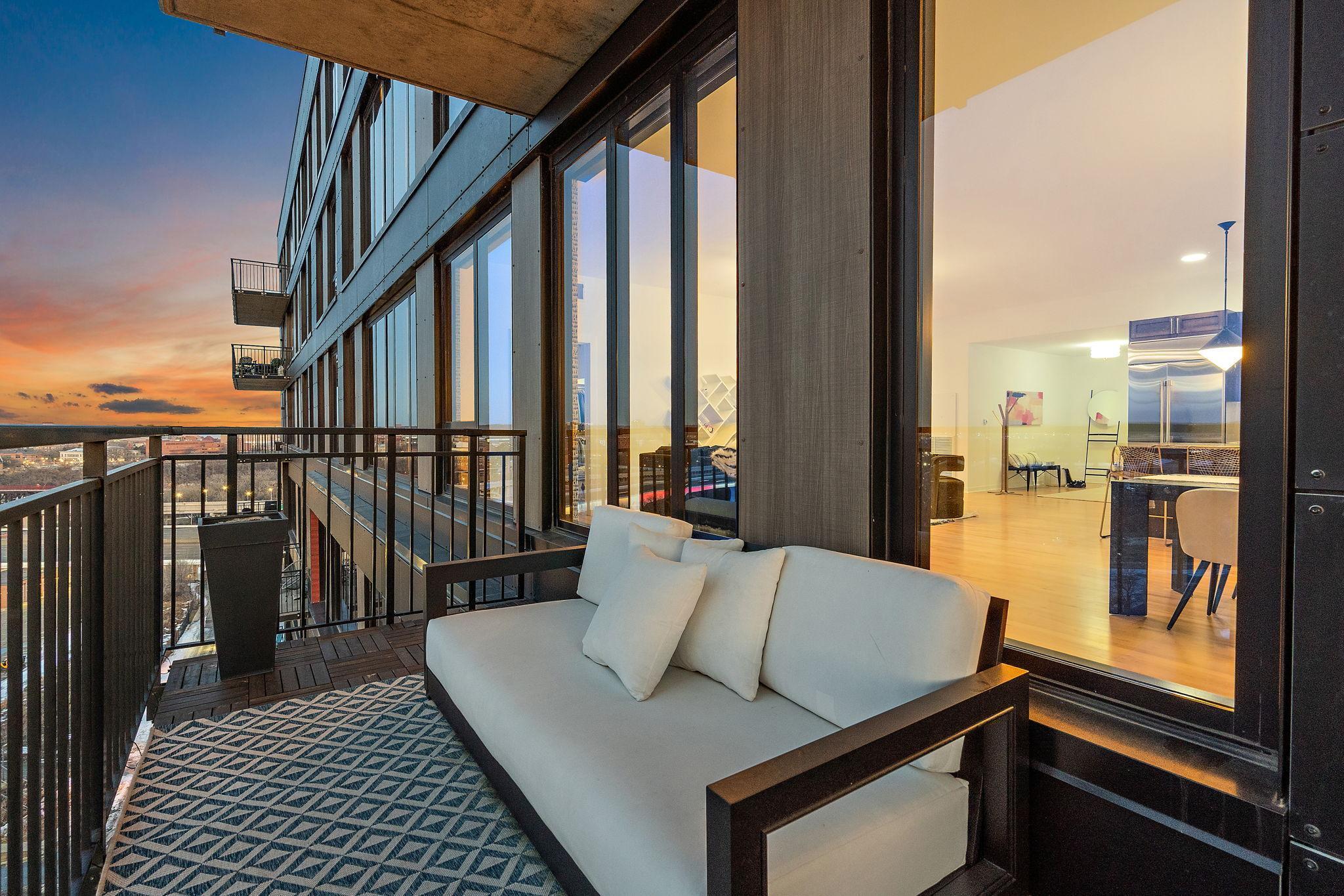 Minneapolis, Minnesota, 55415, United States, 3 Bedrooms Bedrooms, ,3 BathroomsBathrooms,Residential,Active,2019808