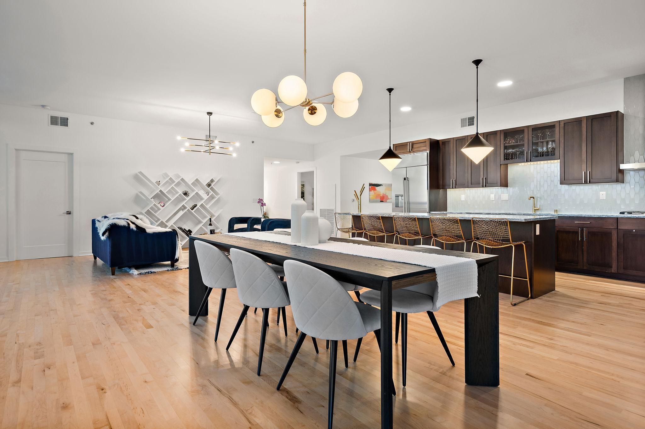 Minneapolis, Minnesota, 55415, United States, 3 Bedrooms Bedrooms, ,3 BathroomsBathrooms,Residential,Active,2019808