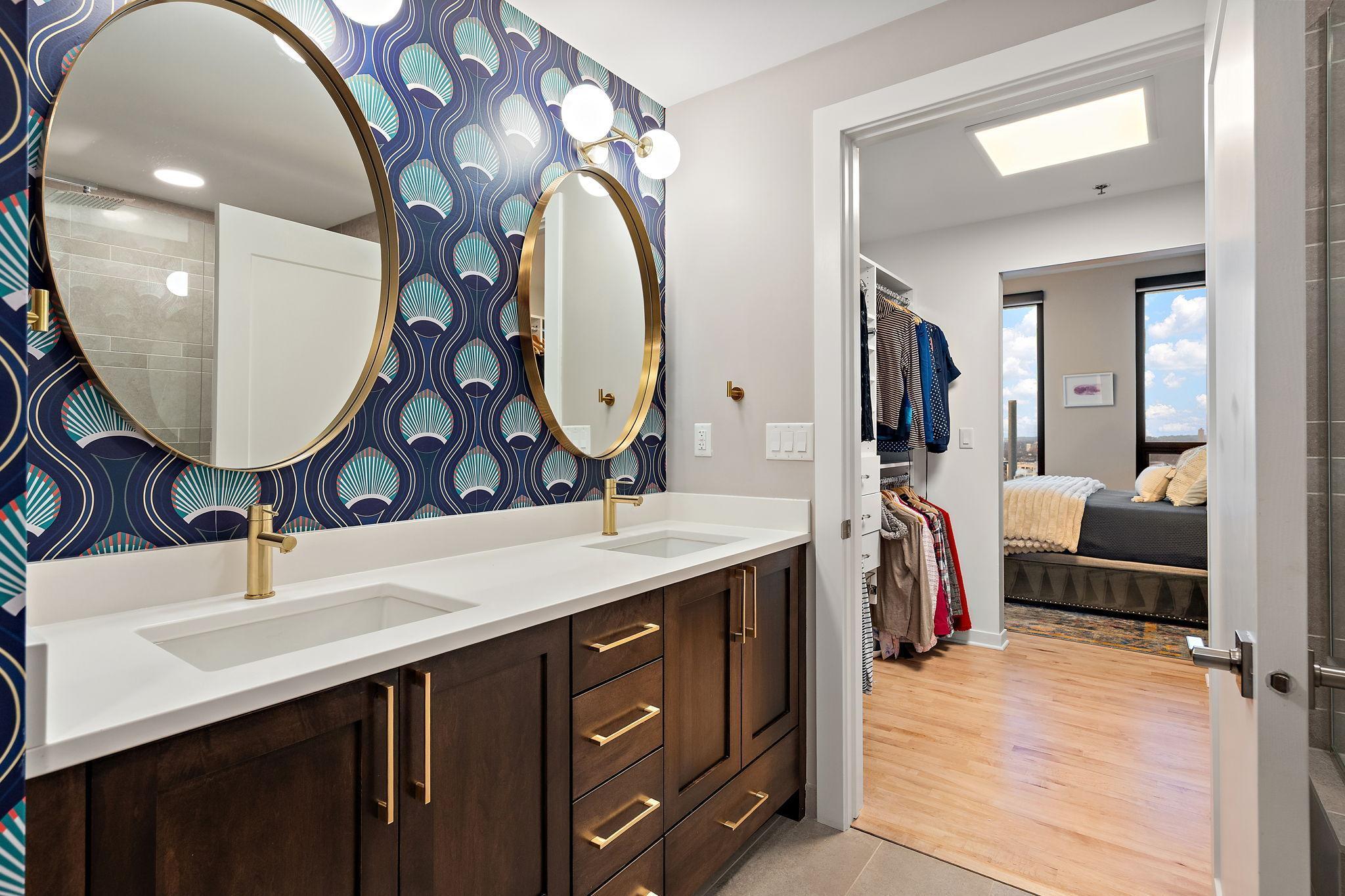 Minneapolis, Minnesota, 55415, United States, 3 Bedrooms Bedrooms, ,3 BathroomsBathrooms,Residential,Active,2019808