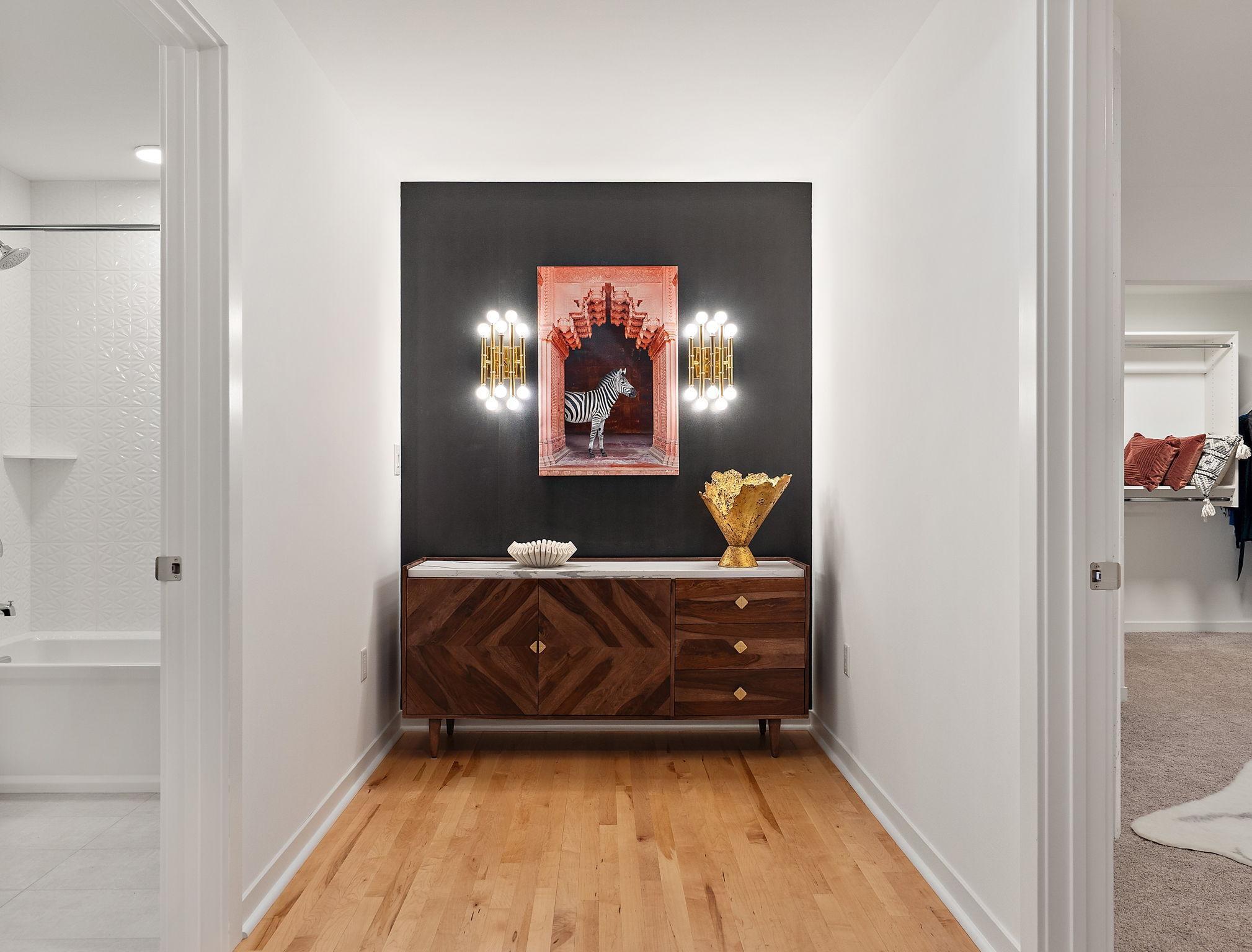 Minneapolis, Minnesota, 55415, United States, 3 Bedrooms Bedrooms, ,3 BathroomsBathrooms,Residential,Active,2019808