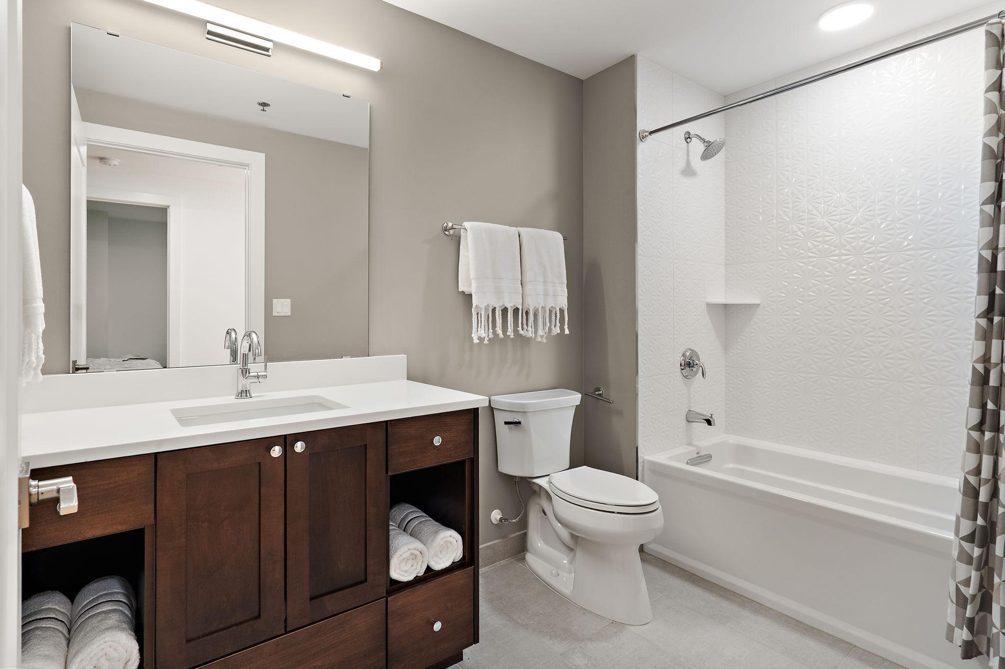 Minneapolis, Minnesota, 55415, United States, 3 Bedrooms Bedrooms, ,3 BathroomsBathrooms,Residential,Active,2019808