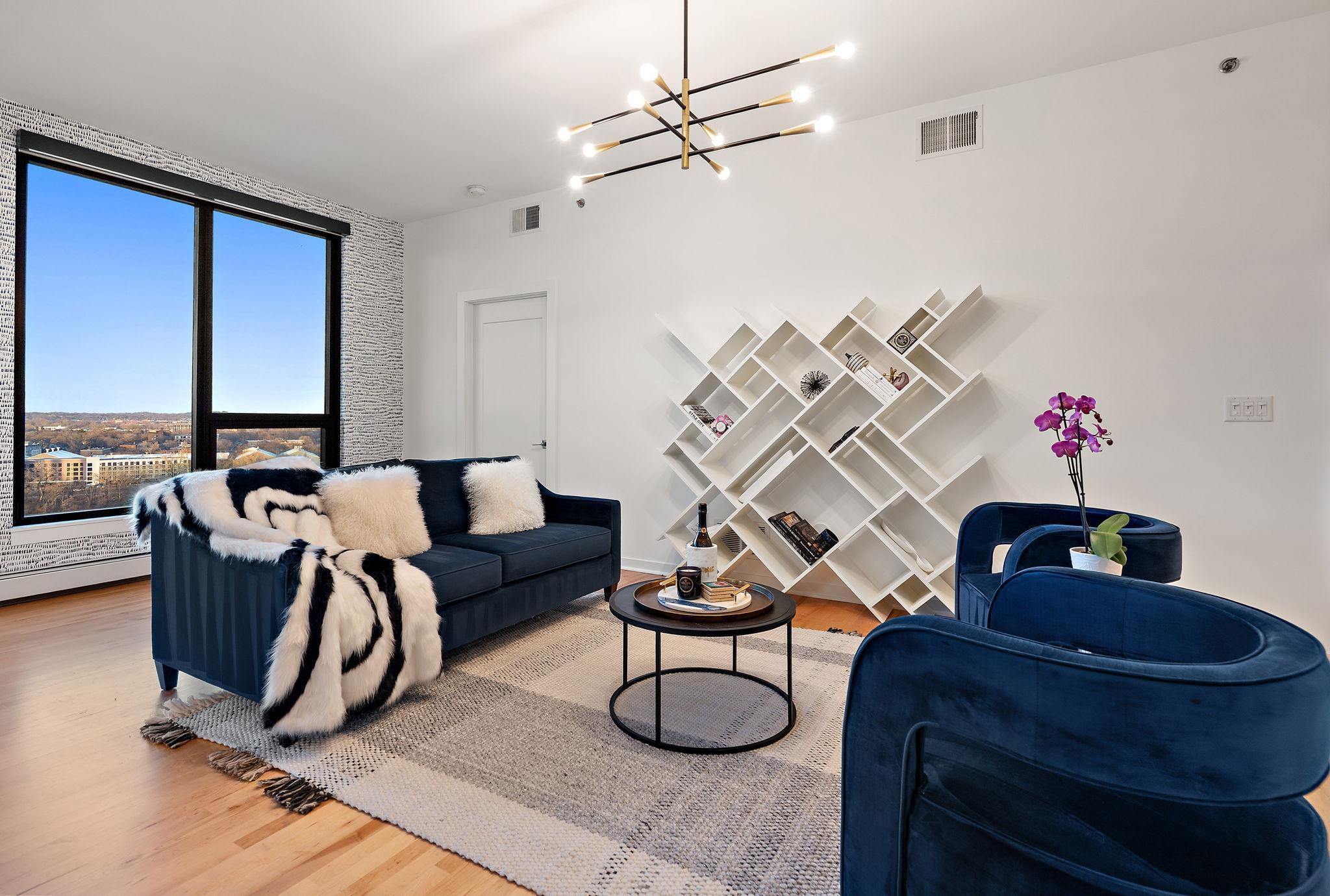 Minneapolis, Minnesota, 55415, United States, 3 Bedrooms Bedrooms, ,3 BathroomsBathrooms,Residential,Active,2019808