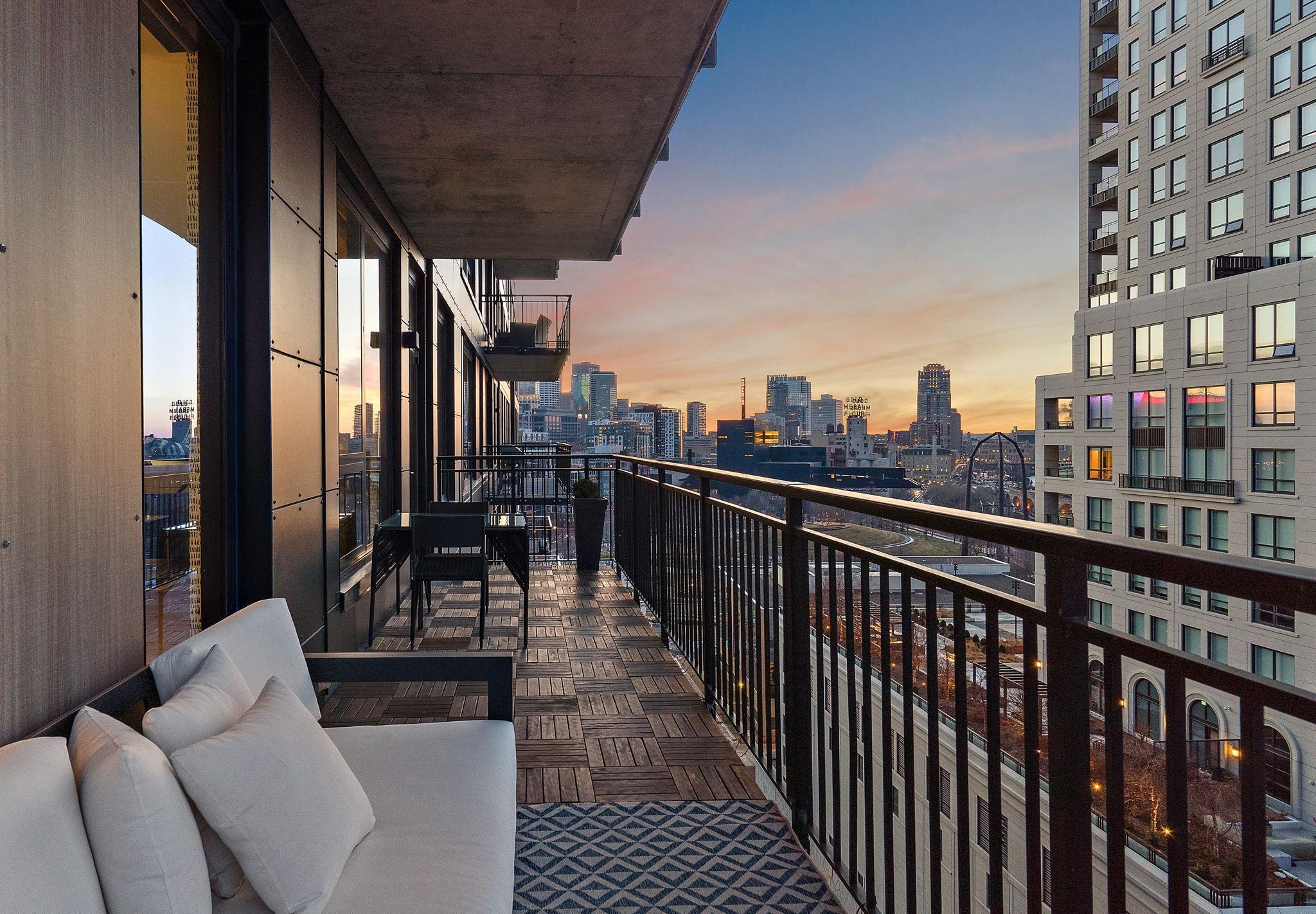 Minneapolis, Minnesota, 55415, United States, 3 Bedrooms Bedrooms, ,3 BathroomsBathrooms,Residential,Active,2019808