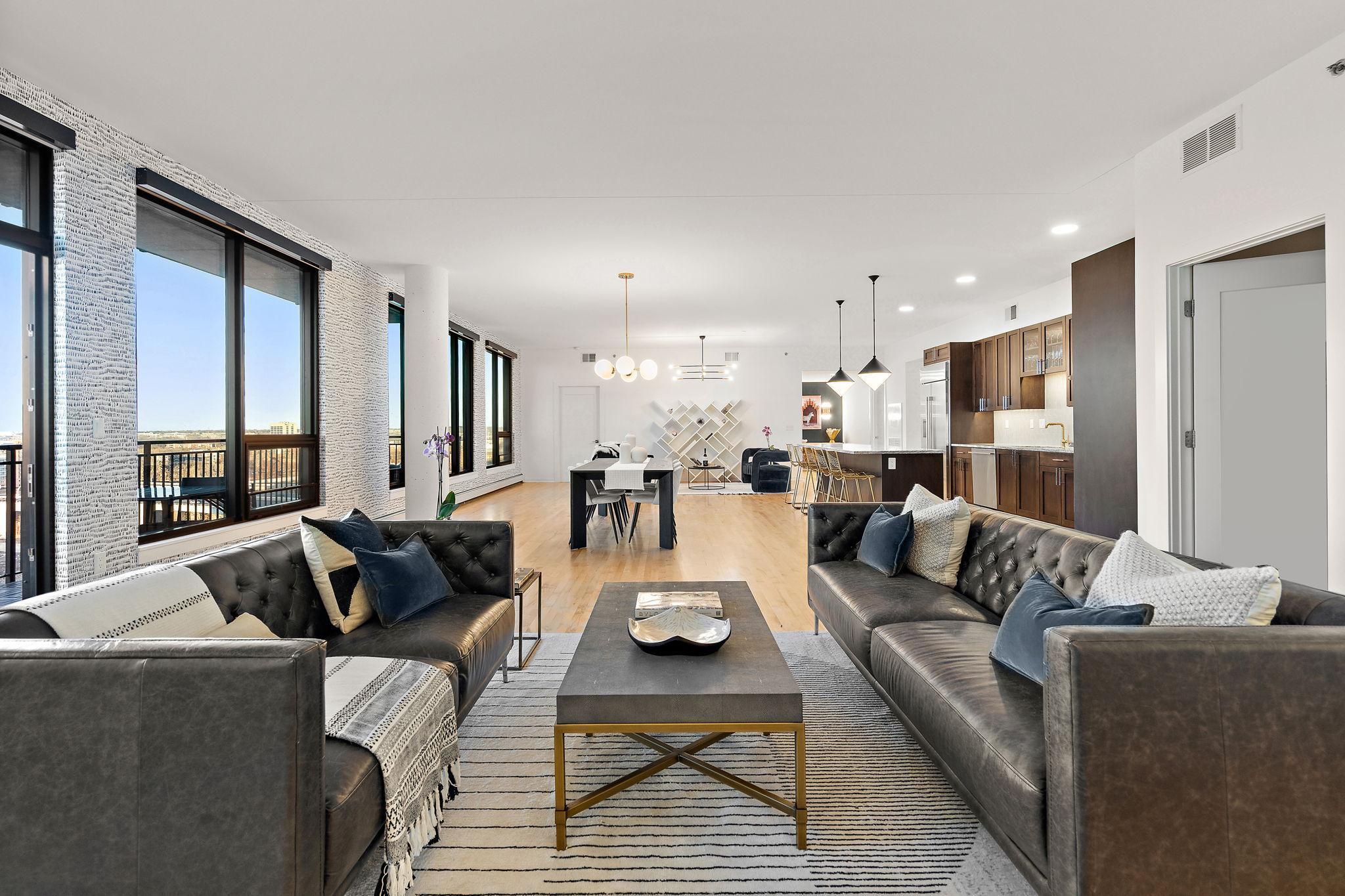 Minneapolis, Minnesota, 55415, United States, 3 Bedrooms Bedrooms, ,3 BathroomsBathrooms,Residential,Active,2019808