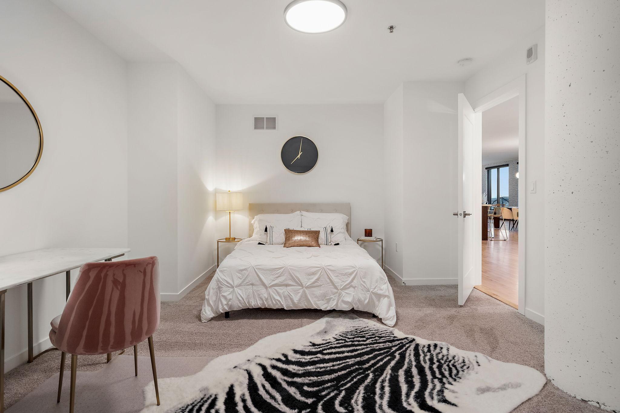 Minneapolis, Minnesota, 55415, United States, 3 Bedrooms Bedrooms, ,3 BathroomsBathrooms,Residential,Active,2019808