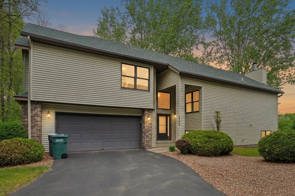Photo of 5700 Willow Trail, Shoreview, MN 55126 (MLS # 7058533)