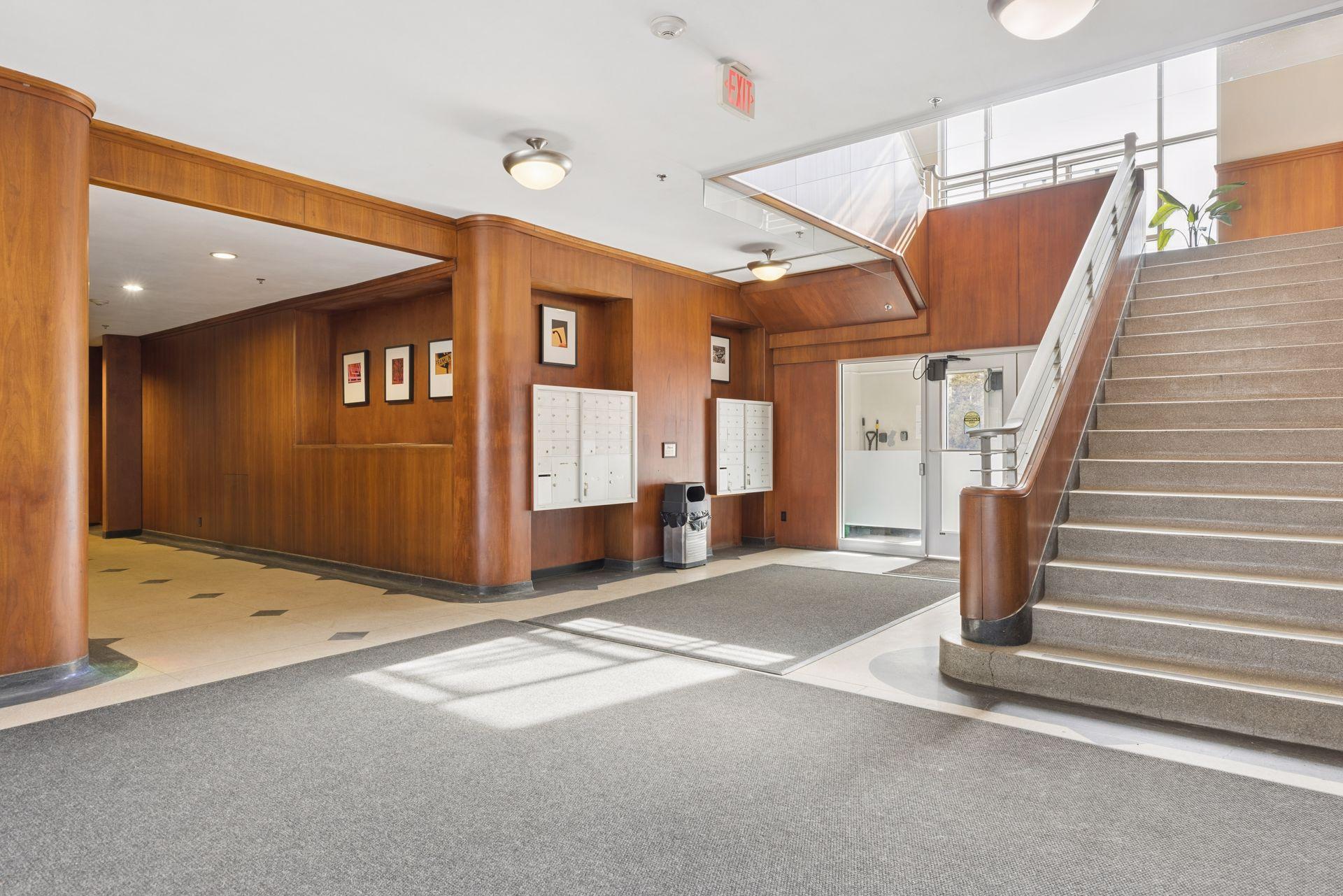 111 E Franklin Avenue 320