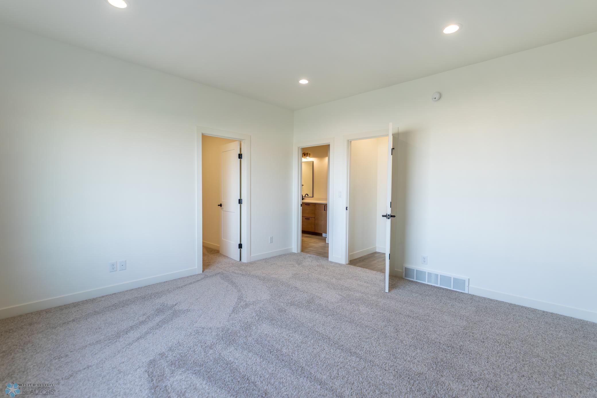 Horace, North Dakota 58047, United States, 5 Bedrooms Bedrooms, ,3 BathroomsBathrooms,Residential,Active,257267