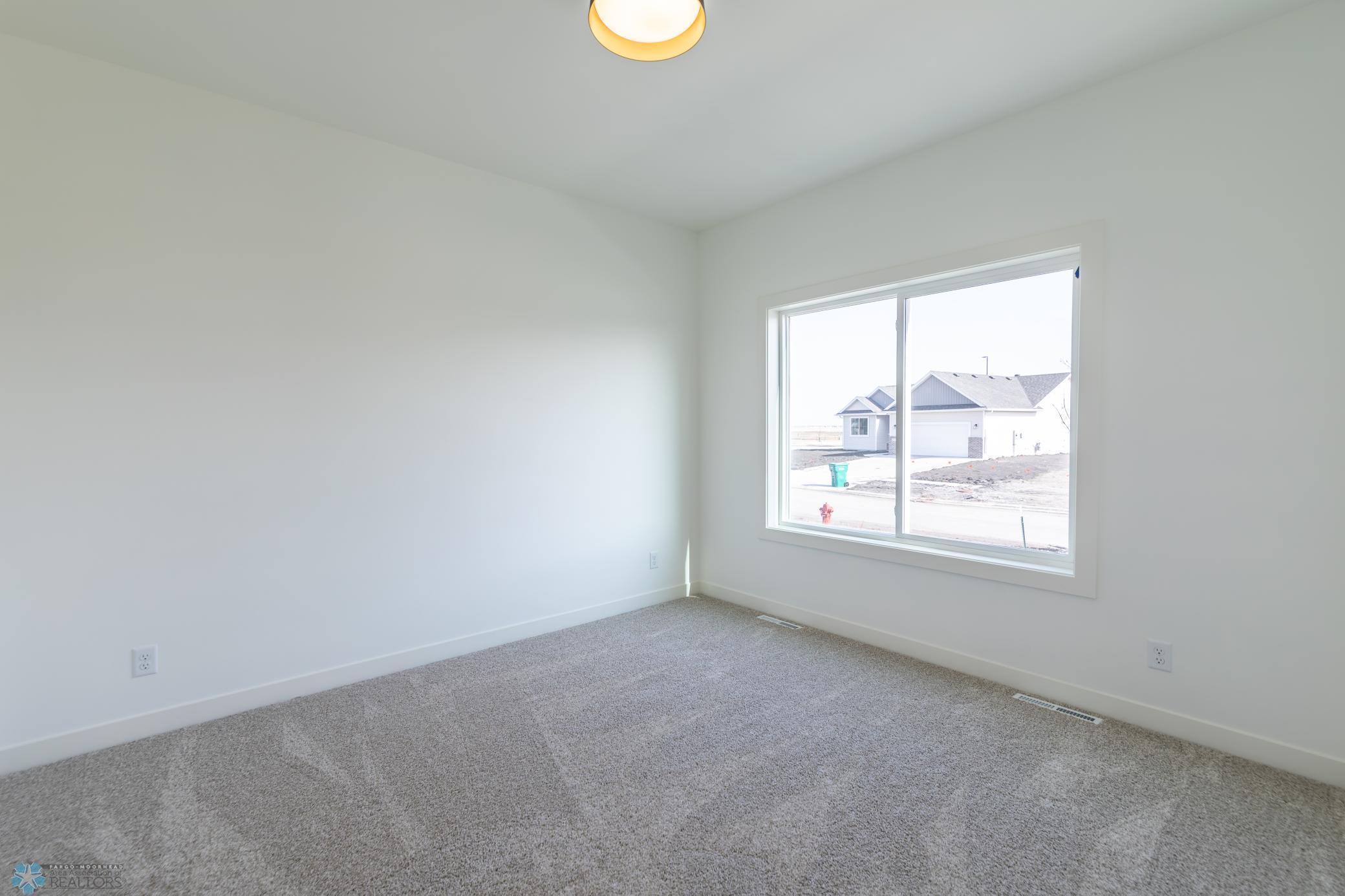 Horace, North Dakota 58047, United States, 5 Bedrooms Bedrooms, ,3 BathroomsBathrooms,Residential,Active,257267