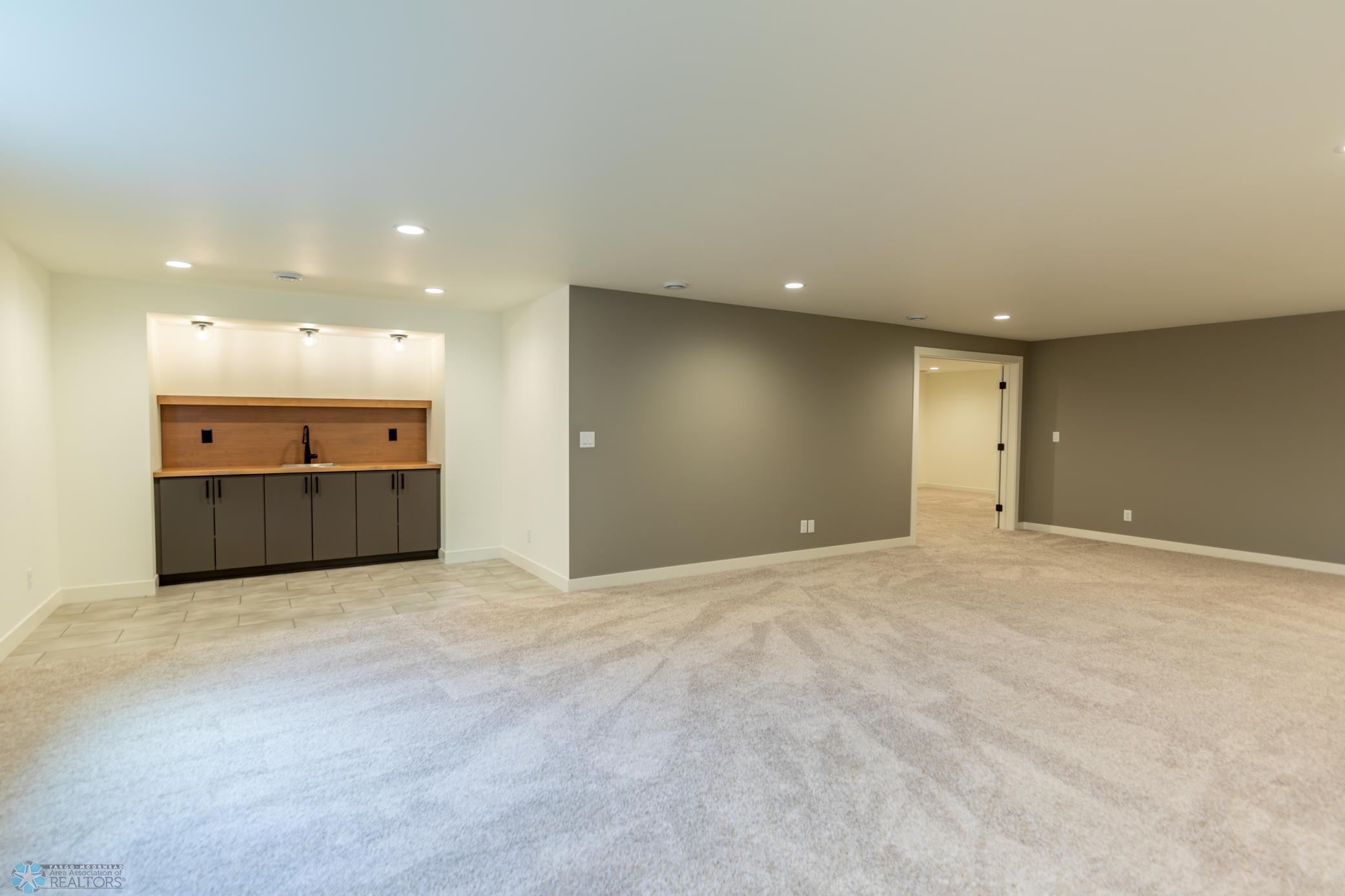 Horace, North Dakota 58047, United States, 5 Bedrooms Bedrooms, ,3 BathroomsBathrooms,Residential,Active,257267