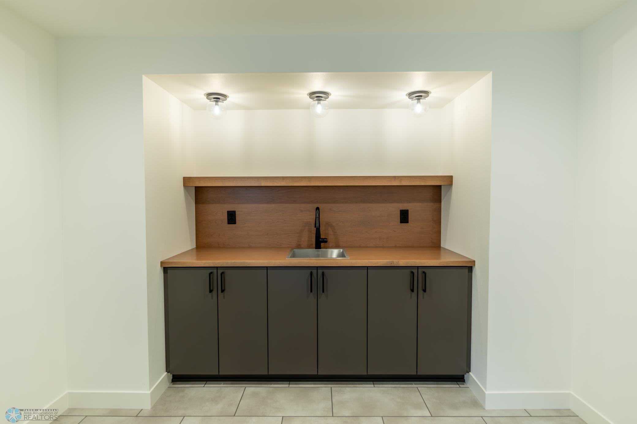 Horace, North Dakota 58047, United States, 5 Bedrooms Bedrooms, ,3 BathroomsBathrooms,Residential,Active,257267