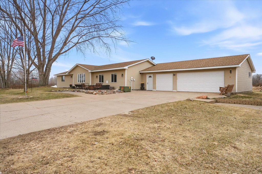 Photo of 5041 Highway 95 NE, Cambridge, MN 55008 (MLS # 7022535)
