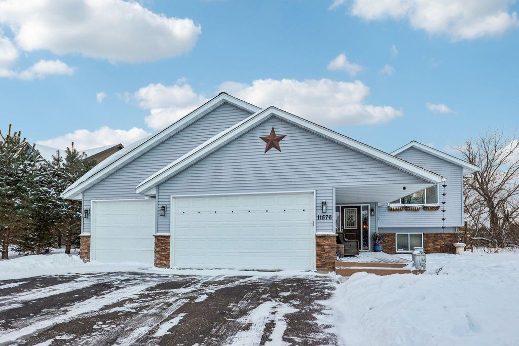 Photo of 11576 Bristol Road, Chisago City, MN 55013 (MLS # 7005547)