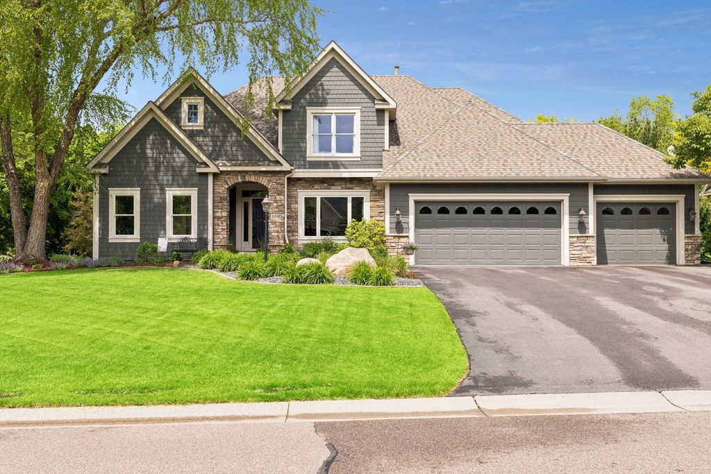 Photo of 3362 Charleston Drive, Woodbury, MN 55129 (MLS # 7078944)
