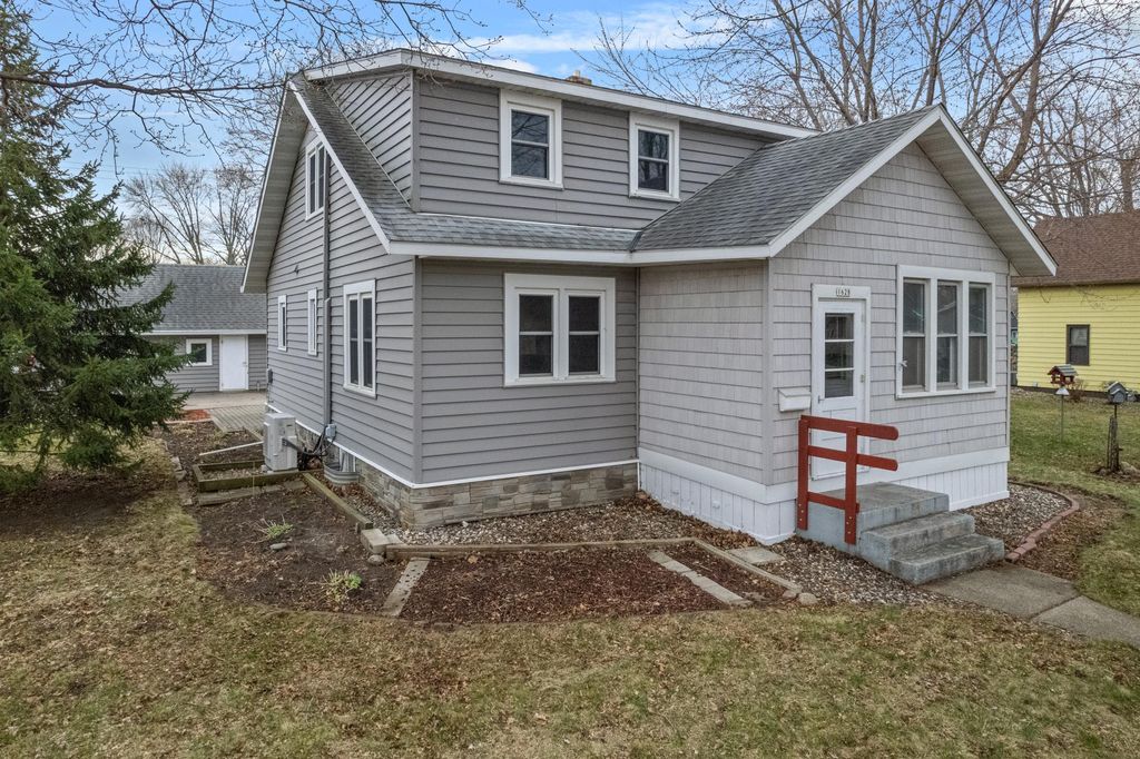 Photo of 1628 Ford Avenue N, Glencoe, MN 55336 (MLS # 7055363)