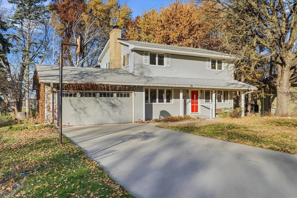 Photo of 1823 Gramsie Road, Arden Hills, MN 55112 (MLS # 7006838)
