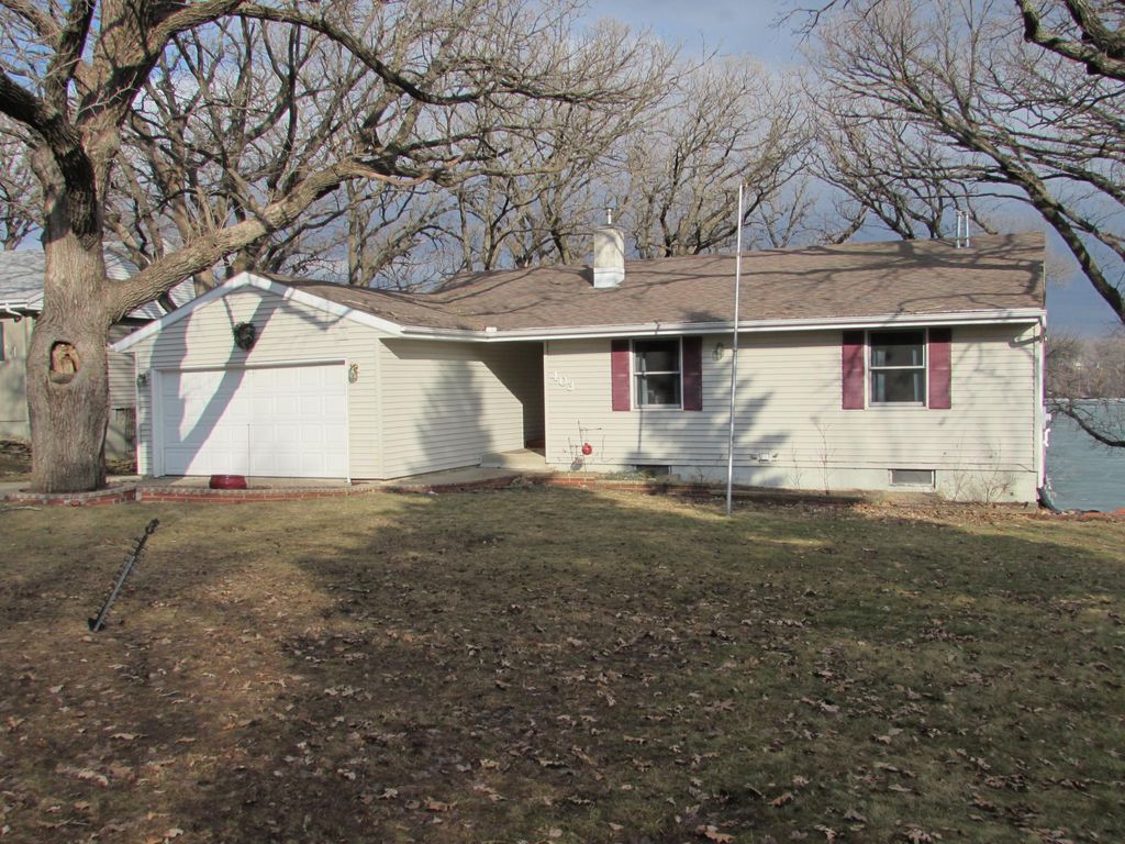 Photo of 403 W Amber Lake Drive, Fairmont, MN 56031 (MLS # 7022940)