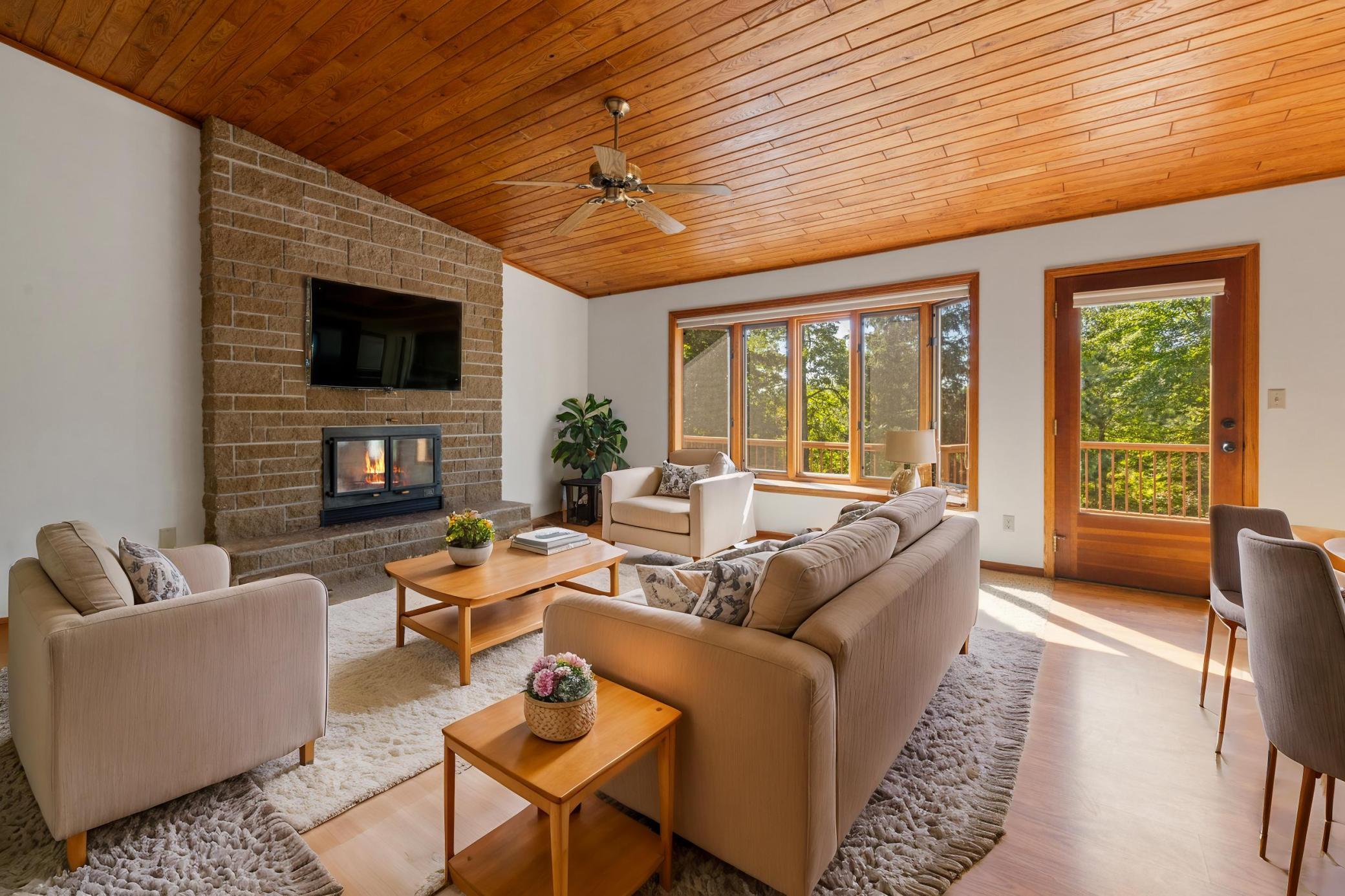 4451 See Gull Cove