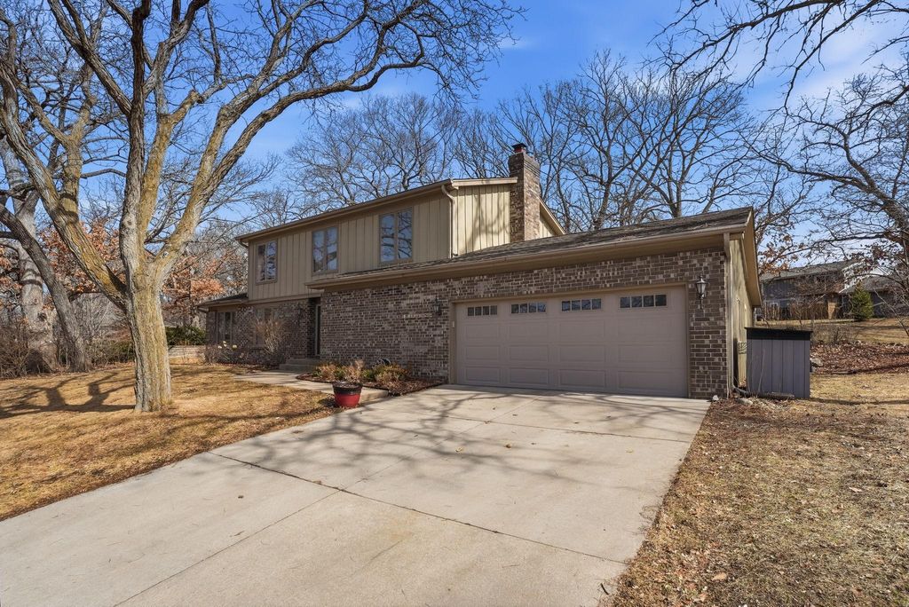 Photo of 110952 Von Hertzen Court, Chaska, MN 55318 (MLS # 7029163)