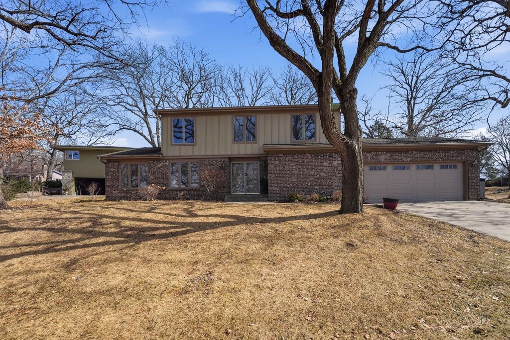 Photo of 110952 Von Hertzen Court, Chaska, MN 55318 (MLS # 7029163)