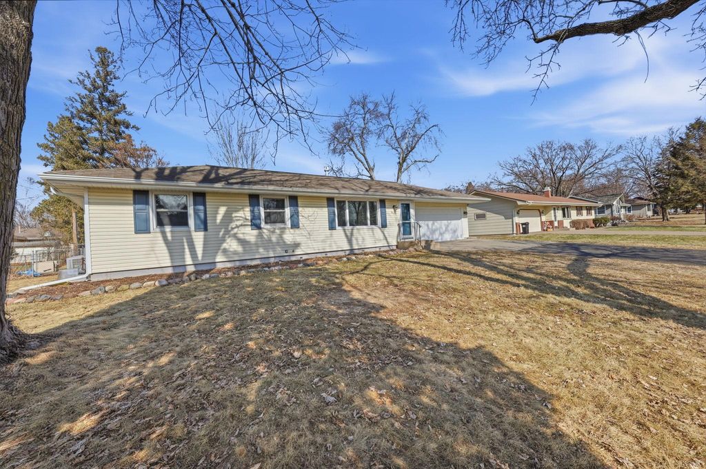 Photo of 9130 61 1/2 Avenue N, New Hope, MN 55428 (MLS # 7031659)