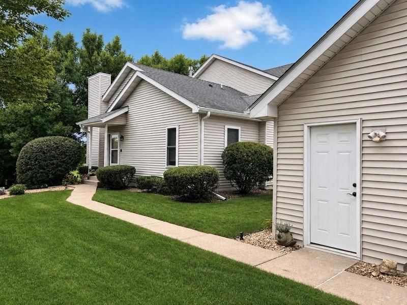 Photo of 10295 Arrowwood Drive, Eden Prairie, MN 55347 (MLS # 7136763)
