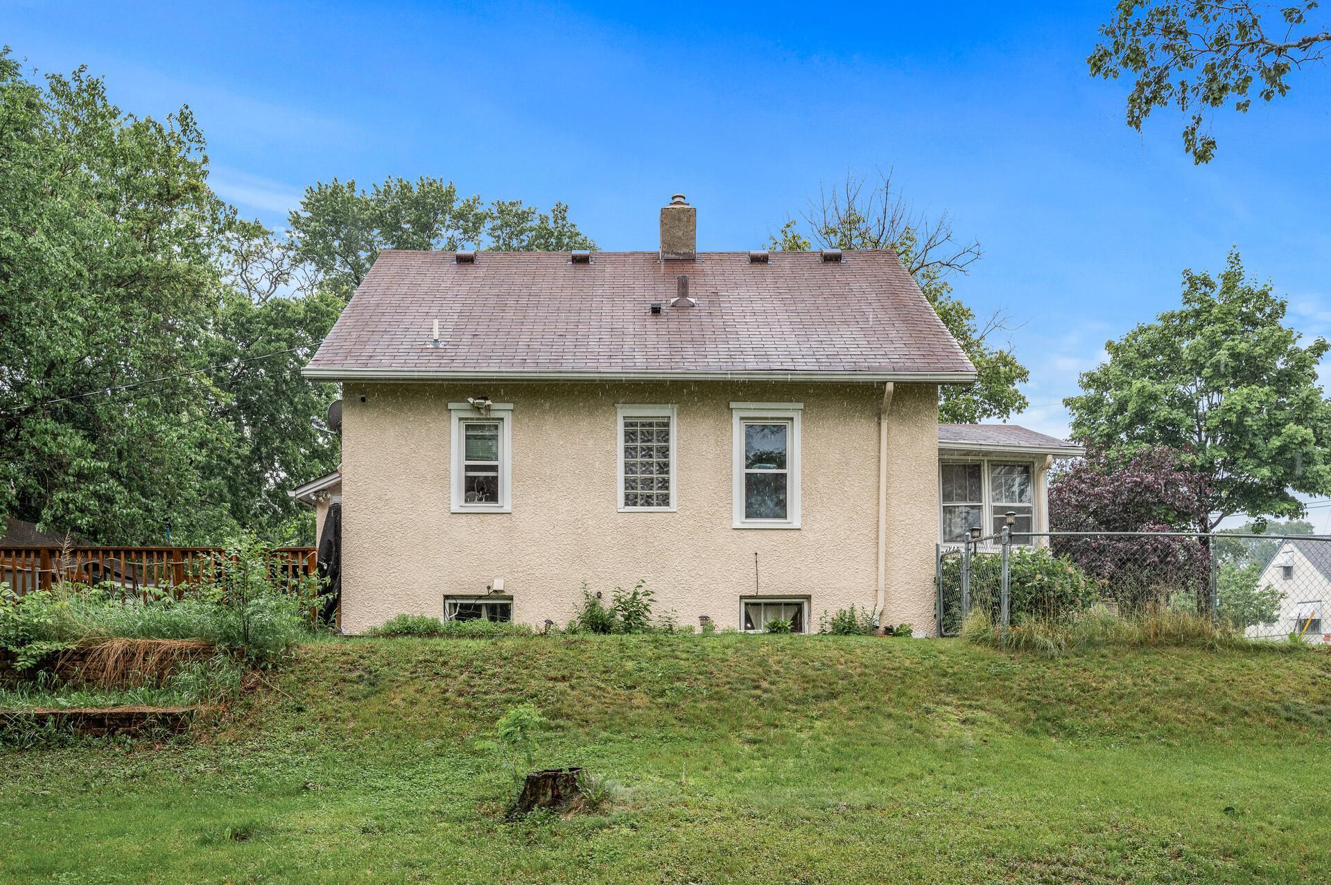 48 Jessamine Avenue E