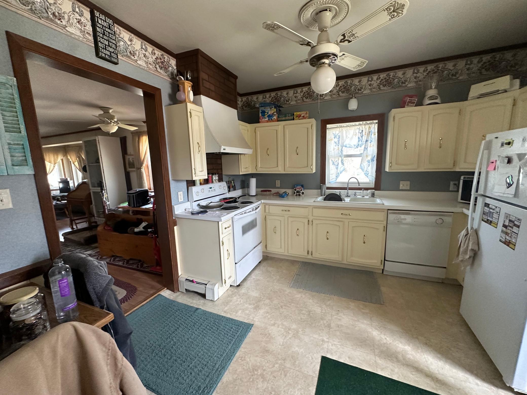318 2nd Street SE