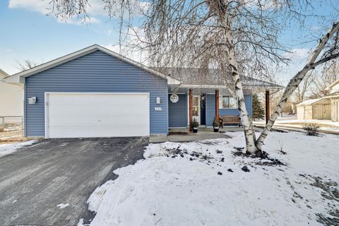 224 Hickory Lane E Shakopee MN 55379